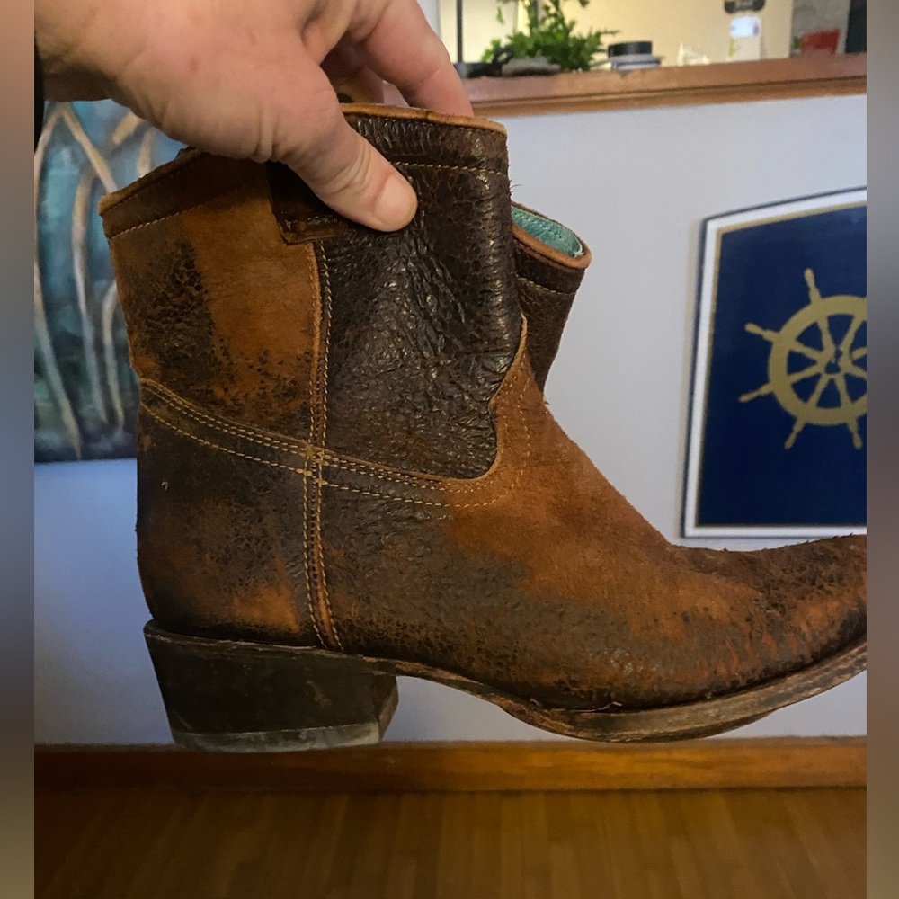 Corral Woman’s leather boots size 9